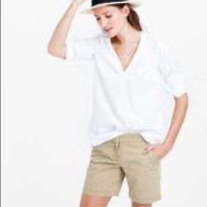 Ann Taylor Signature Khaki Shorts Size 4
.